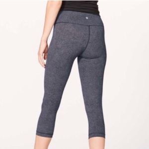 Lululemon Wunder Under CROP - size 6